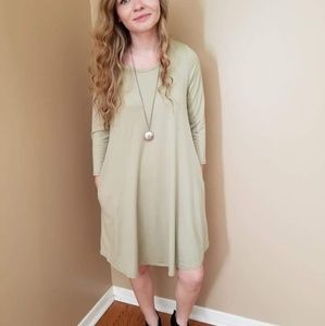 Sage green entro dress!